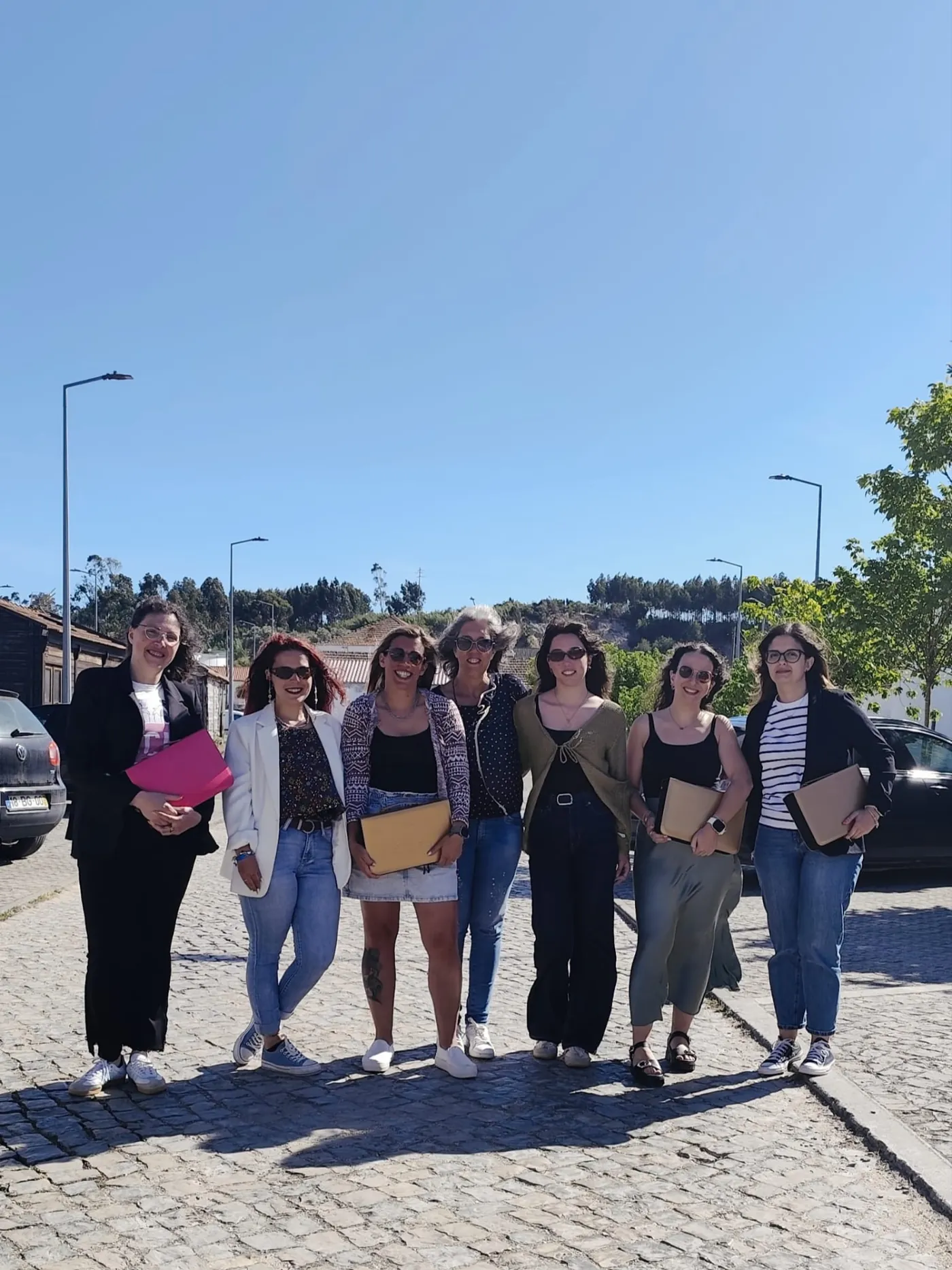 Equipa Level Up num momento descontraído na rua
